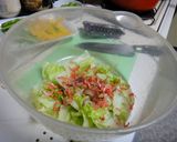 桃ラーで仕上げるレタスのおつまみサラダ作り方1写真