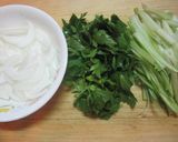 セロリと新たまねぎの炒めもの作り方1写真