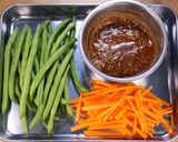 いんげんと油揚げのごま味噌バター和え🥰作り方1写真