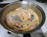 赤エビの頭で出汁を取った味噌汁作り方2写真