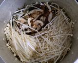 もやしと 鶏ひき肉 えのき 椎茸の 味噌中華煮✿作り方2写真