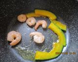 贅沢なエビとクリームチーズトマトサンド😋作り方3写真