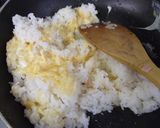 ★絶品！桃屋のラー油でピリ辛チャーハン★作り方1写真