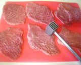 仔牛/ポークのカツレツ作り方1写真