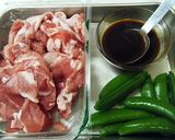 豚肉とスナップエンドウの醤油炒め★作り方1写真