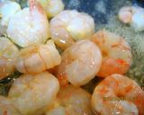 エビとアボカドチーズソースのパスタ作り方2写真