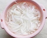 簡単！新玉ねぎサラダ作り方1写真
