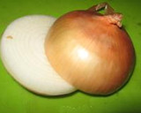 型不要　玉ねぎの輪でまんまる目玉焼き作り方1写真
