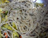 キャベツとウインナーの黒ゴマパスタ作り方4写真