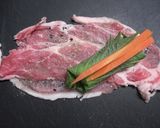 ✿薄切り肉の 巻き巻き トンカツ✿作り方4写真