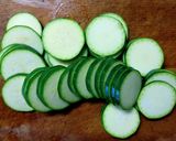 簡単♬ ズッキーニと カニカマの 酢の物作り方1写真