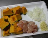 フライパン１つで☆鶏肉とかぼちゃの生姜煮作り方1写真
