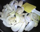 玉ねぎと鶏肉のソース炒め作り方3写真