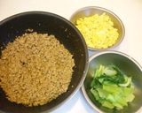 豚ひき肉で中華風肉みその三色丼作り方5写真