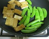 スナップえんどうと厚揚げの春色香味炒め作り方5写真