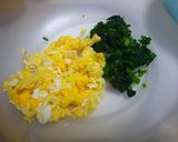 ほうれん草（青菜）と卵の彩りおにぎり作り方1写真