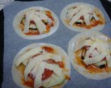 餃子の皮で作るクリスピーピザ作り方3写真