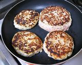 高野豆腐でヘルシー☆我が家のハンバーグ♪作り方8写真