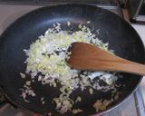 風邪を治そう！鶏とシイタケとニラの中華粥作り方3写真