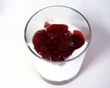 グラノーラで満足♪ヨーグルトパフェ作り方3写真