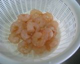 海老とせりの塩炒め作り方1写真