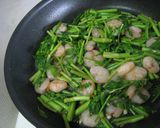 海老とせりの塩炒め作り方5写真