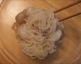 結び白滝の麺つゆ辛子和え作り方2写真