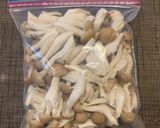 具材は凍ったまま鍋に入れる⭐︎時短みそ汁作り方1写真