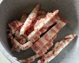 豚バラとミョウガの麺つゆ作り方1写真