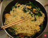 ヘルシー✿厚揚げとニラの塩焼きそば♬作り方3写真