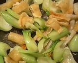 簡単。チンゲン菜と油揚げの炒め物作り方3写真
