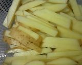 新じゃがと魚肉ソーセージのオイスター炒め作り方2写真