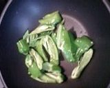 ピーマンと豚ばら肉のオイスターソース炒め作り方3写真