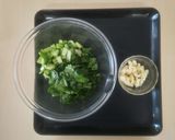 給食☆こまツナそぼろ丼作り方1写真