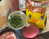 ラーメンバーガー!オニオンフライを添えて作り方1写真