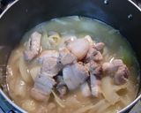 豚バラとじゃが玉の味噌コンソメスープ作り方5写真