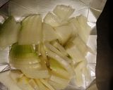 トマトとブロッコリーの鶏モモ肉のスープ作り方1写真