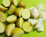 新じゃがとレンコンのごま入り煮っころがし作り方1写真