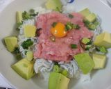 鮪のたたきとしらす・アボカドのユッケ丼作り方7写真