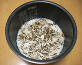 炊飯器で簡単　干し舞茸のおこわ作り方3写真
