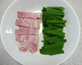 **韮とベーコンのキムチ焼きそば**作り方1写真