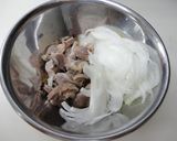 砂肝と新玉ねぎの食べるラー油和え☆作り方3写真