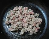 簡単♪シンプル味付けの甘辛肉そぼろ作り方1写真