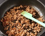 食べるラー油でひき肉温玉うどん作り方1写真