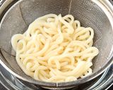 食べるラー油でひき肉温玉うどん作り方2写真