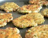 モチッと♬餃子の味するチヂミ風！作り方9写真