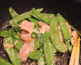 パパッと絹さやのマヨチーズ炒め♪作り方4写真