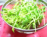 台湾家庭料理☆豆苗＆蝦の炒め☆作り方1写真