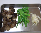 絹さやときくらげの炒めもの作り方1写真