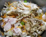 免疫力アップ！舞茸とむね肉のお味噌汁作り方3写真